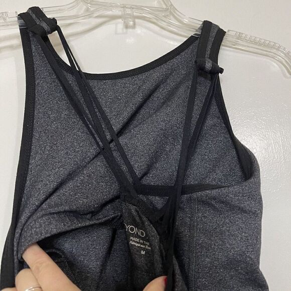 BEYOND YOGA gray unlined shelf bra side mesh pocket tank top size medium - Picture 6 of 7